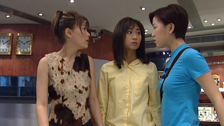 姚樂怡（左）在《十月初五的月光》飾演君好閨密「江依文」。