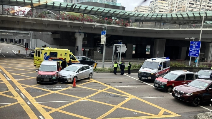 fb馬路的事 (即時交通資訊台)圖片