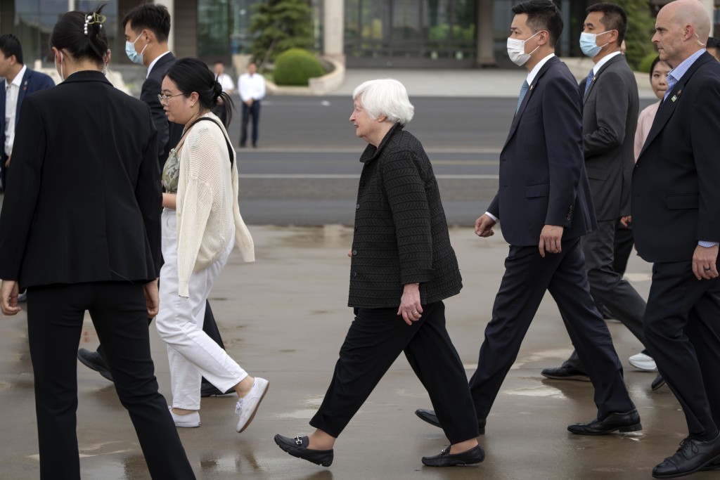 美國財長耶倫抵達北京首都機場。 美聯社