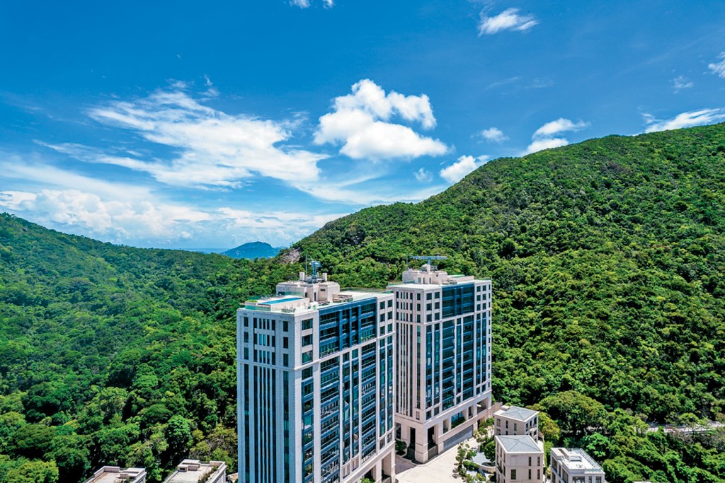 MOUNT NICHOLSON頂層特色大宅以6.09億招標沽,呎價逾14.44萬,刷新亞洲分層單位呎價新高紀錄。