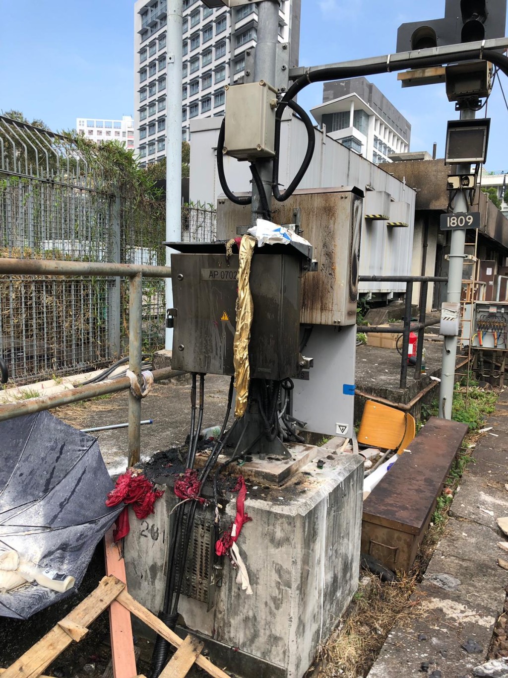 車站設施受損。港鐵圖片