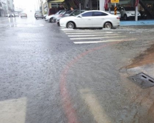 台东今日连场暴雨。