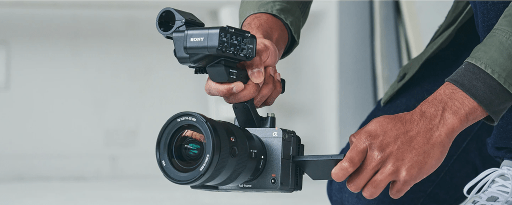 Sony為Cinema Line系列攝錄機帶來機身最小巧的新成員FX3。