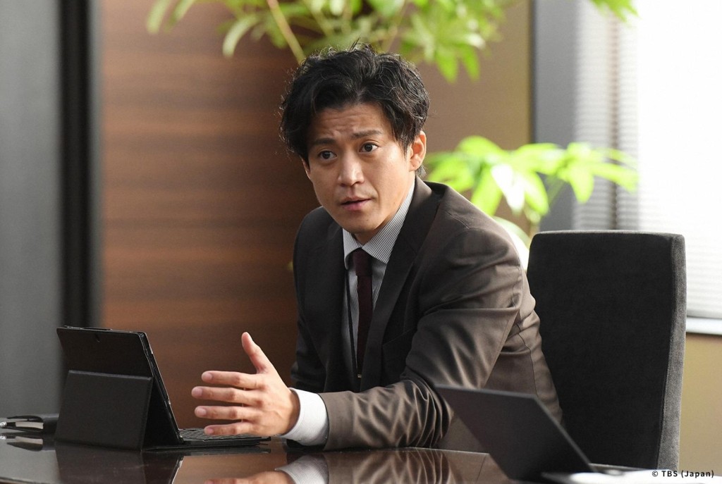 小栗旬及綾野剛所屬公司就東谷多次爆料,曾回應稱不排除訴諸法律行動。