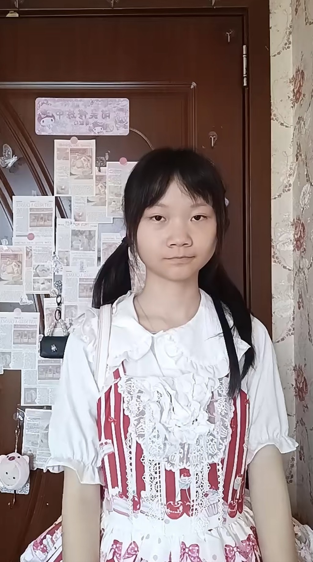 重慶女學生撞臉雷軍走紅。抖音@哇哦！熊熊（混的熊）