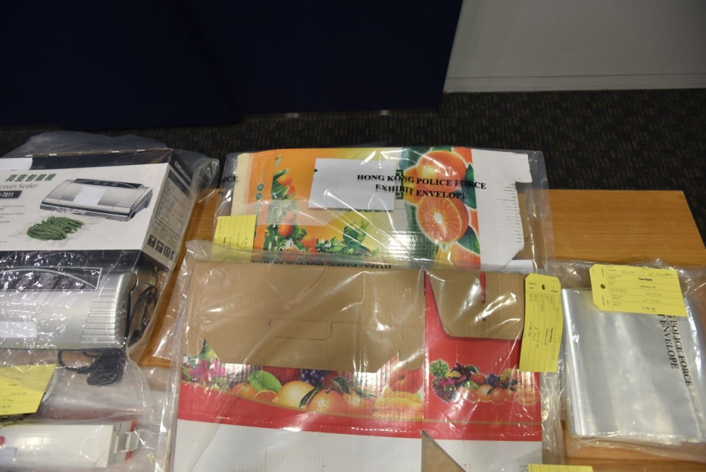 警方檢獲大量可卡因及K仔。楊偉亨攝