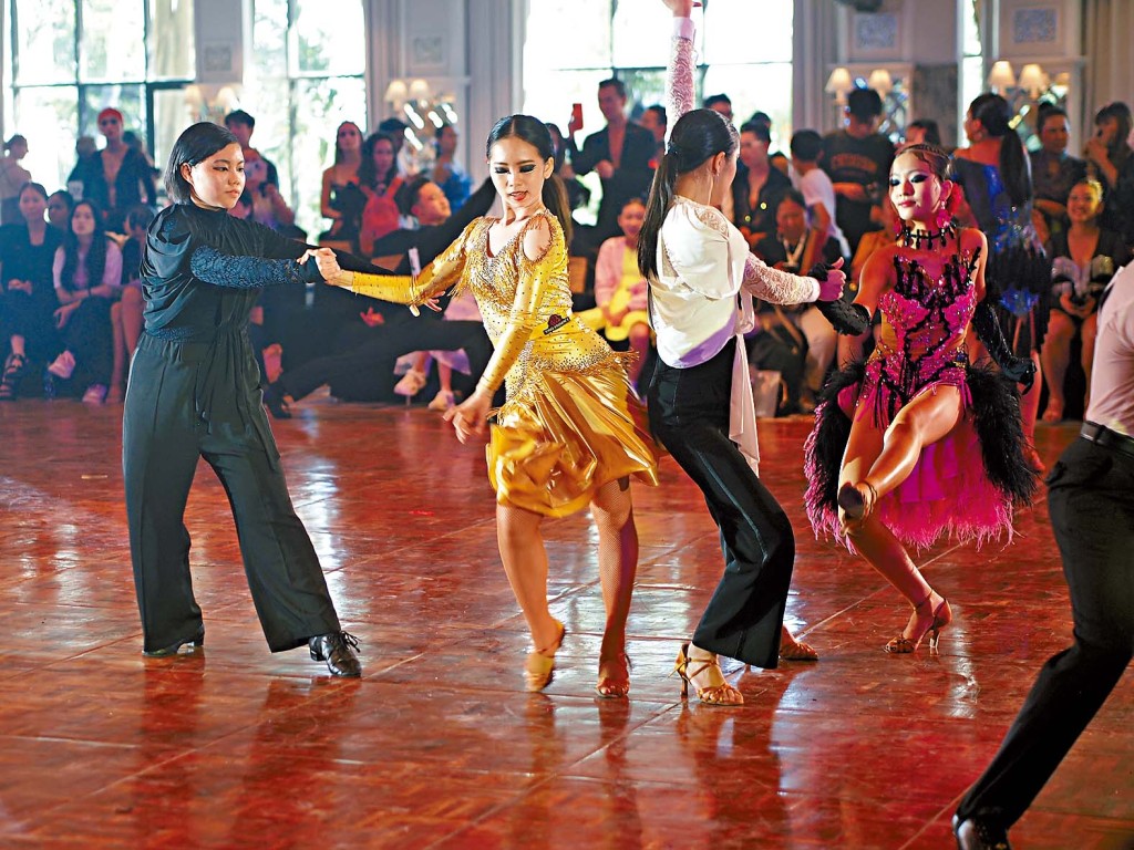 学生参与泰国皇家标准舞及拉丁舞大赛,与来自各地的过百队参赛者切磋,获得佳绩。
