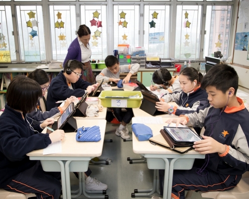 關愛基金將在下學年資助清貧中小學生購買流動電腦裝置以實踐電子學習。資料圖片