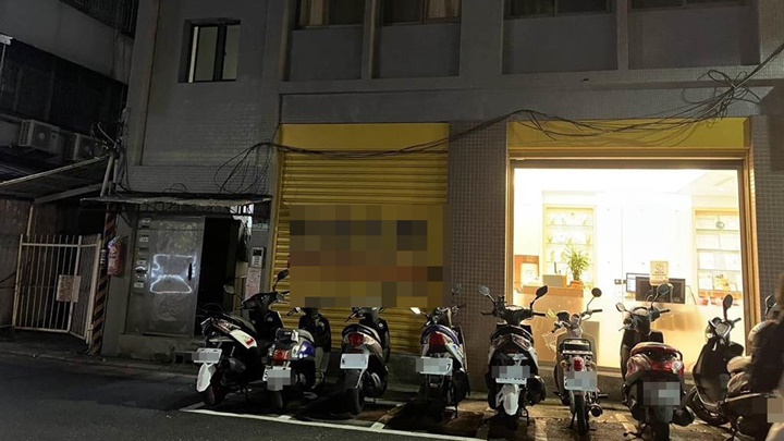 台北市一名男子疑扼斃女友後再企圖自殺但獲救送院。中時圖片