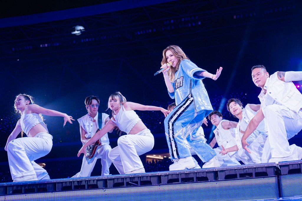 《I AM GLORIA世界巡迴演唱會2.0 - 香港站》強勢登陸啟德主場館。 《I AM GLORIA世界巡迴演唱會2.0 - 香港站》強勢登陸啟德主場館。