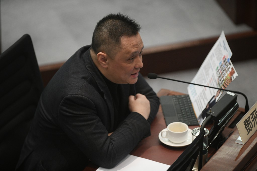 議員出席特別論壇。圖為鄧飛。陳浩元攝