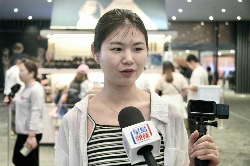 来自四川、首次访港的李小姐参加了仅约140元的一日团。