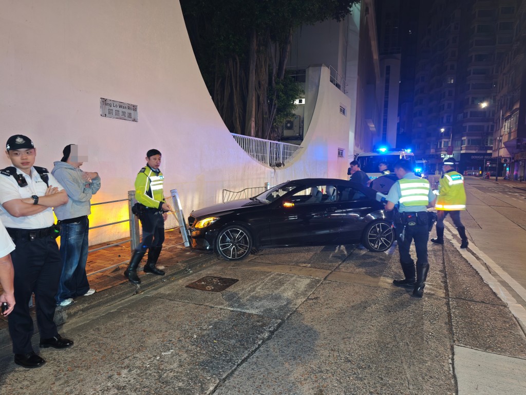 警員到場調查。 警員到場調查。