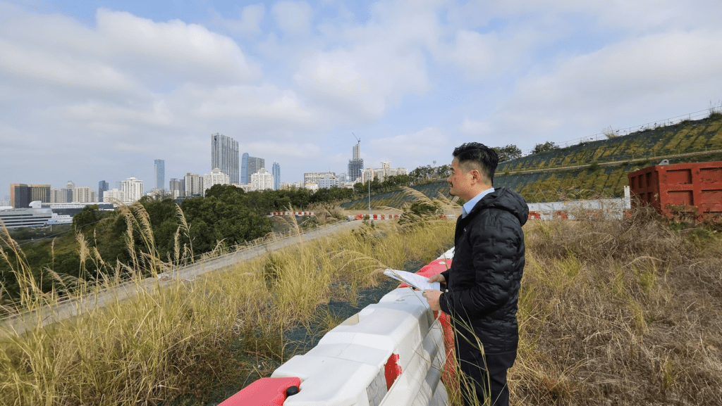 特首政策組組長黃元山博士和研究團隊到訪北區沙嶺土地調研。特首政策組圖片