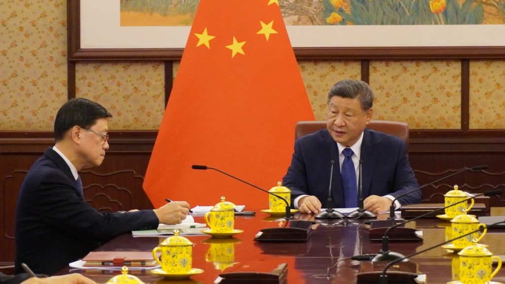 國家主席習近平會見到北京述職的香港特區政府行政長官李家超。