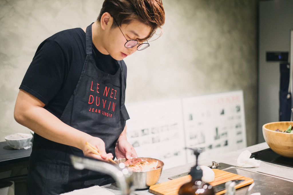 在日本餐廳打工讓Wesley體會到，如何讓食物上碟跟如何裝飾家居是同一理念。