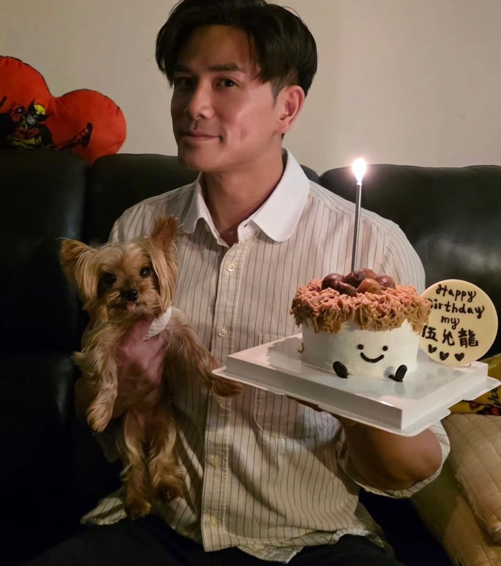伍允龍大讚李蔓瑩整cake好手勢。