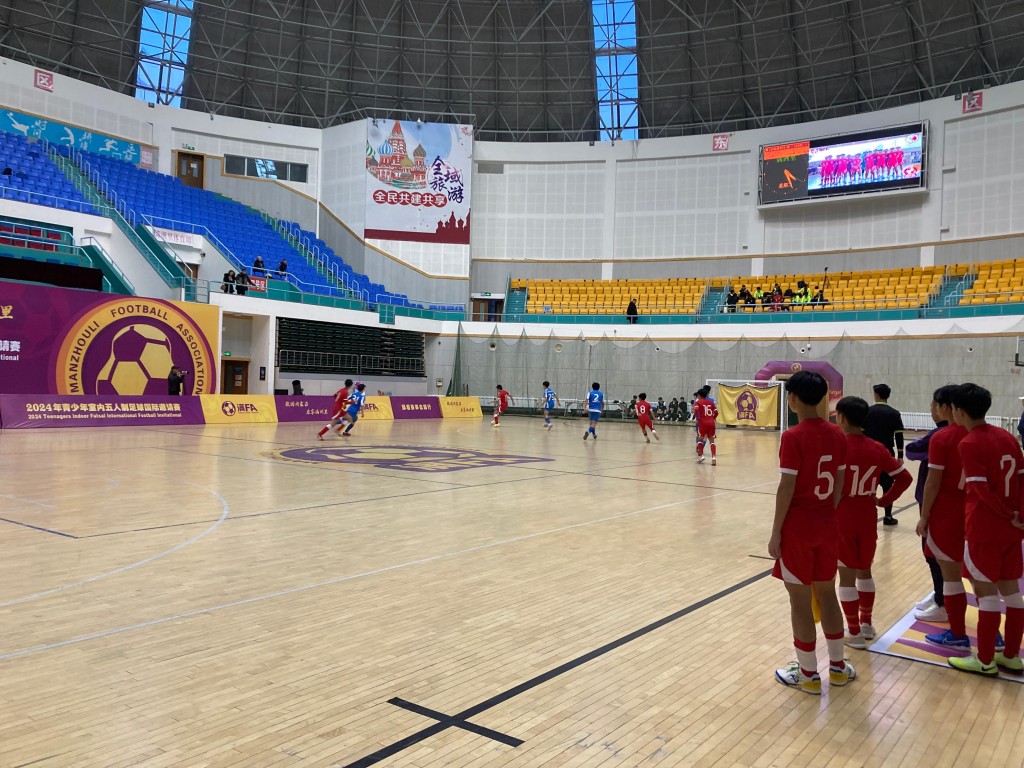 港隊季軍戰。 港隊季軍戰。
