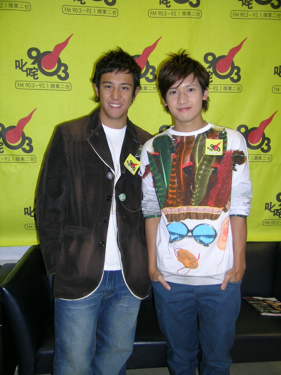 2003年，张致恒与关智斌（右）组成男团Boy\'z出道。