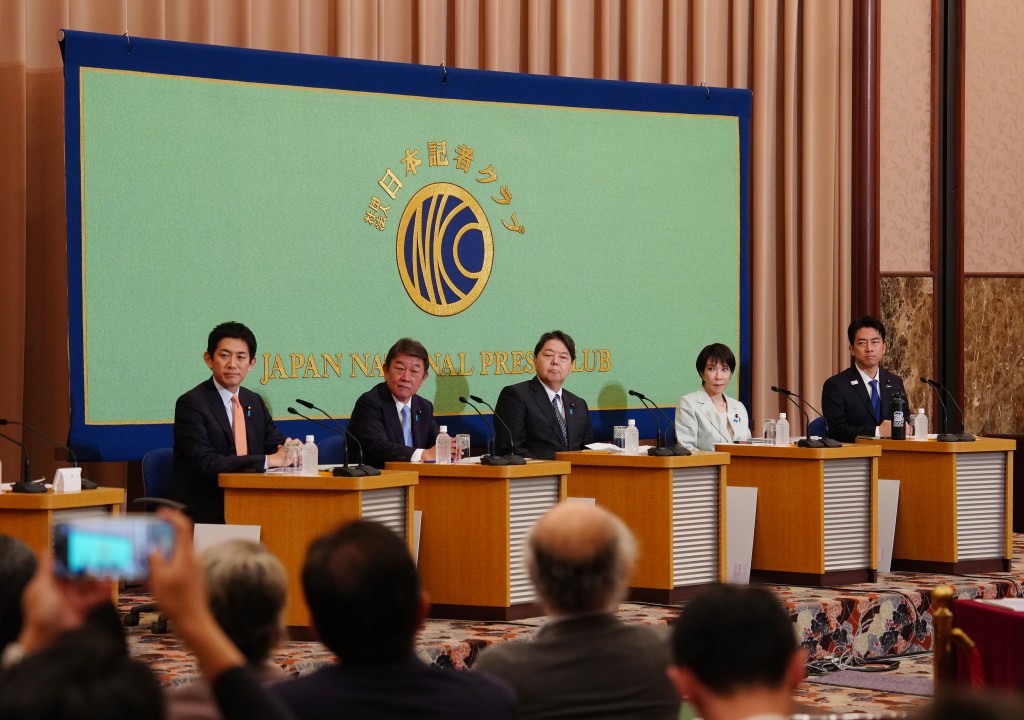 今次共有5名候選人參選，最被看好的人選之一就是44歲的小泉。美聯社