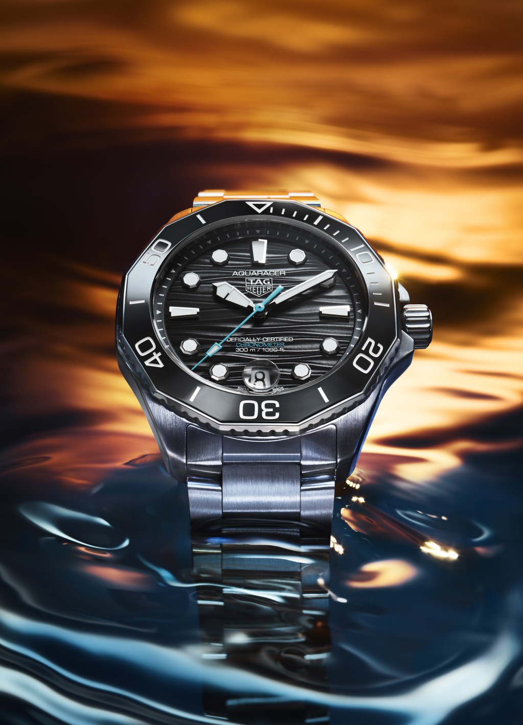Tag Heuer Aquaracer Professional 300 Date，錶殼：42mm不鏽鋼 /機芯：TH31-00自動/ 售價：$28,800。