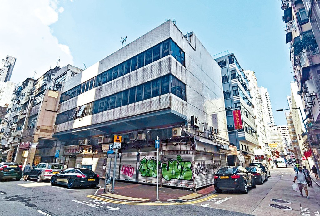 由資深投資者李栢景持有的佐敦四海玉器中心全幢商廈以約兩億元易手。