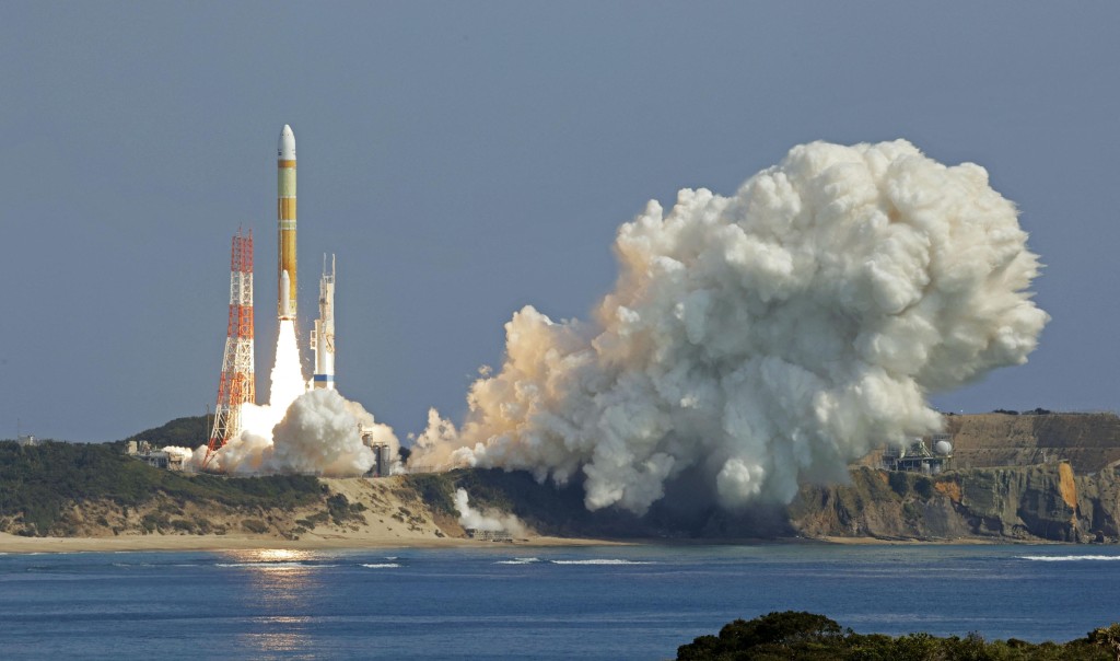 日本新型国产运载火箭H-3发射升空，但随后二级火箭未能点火。REUTERS