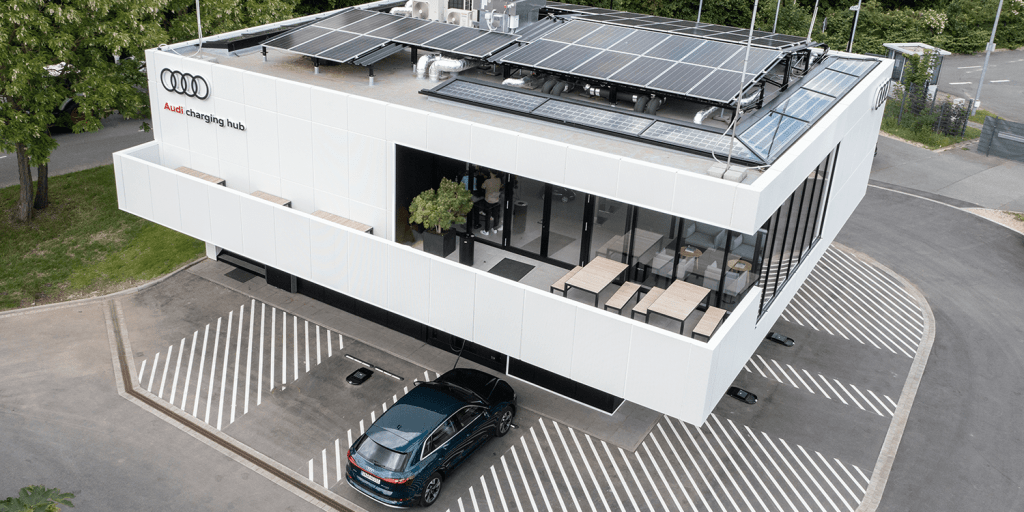 同属福士旗下的Audi，早于2021年已在德国纽伦堡（图）开设了豪华充电站Audi Charging Hub，上月又在瑞士苏黎世开了第2家。