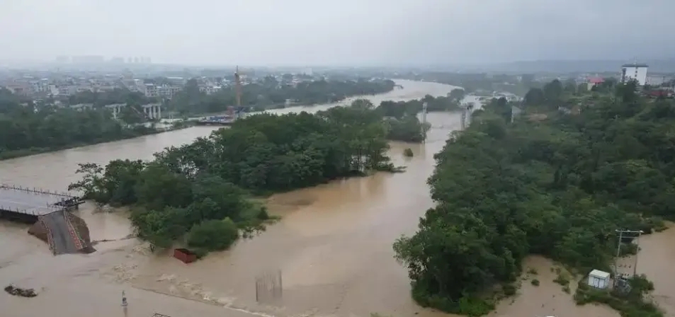 9月2日，江西遂川縣遭遇強降雨天氣，出現河流漲水、城鄉局部內澇、部分農田被淹等險情。中國天氣網