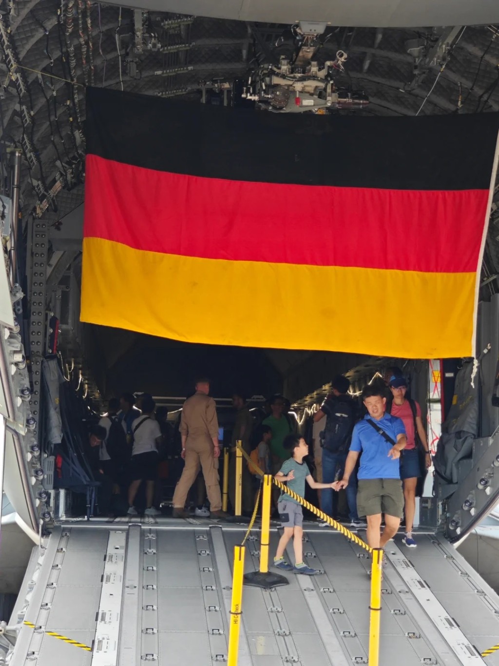 今屆新加坡航展爆出中國遊客被禁參觀德國空軍A400M運輸機事件。小紅書