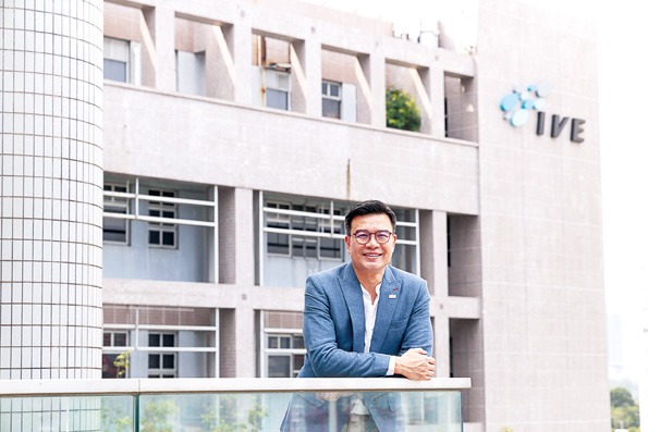 ■香港专业教育学院（IVE）（青衣）商业系高级讲师李民康博士（Tom）凭借近30年深厚的行业实战经验与深厚人脉，致力为学生搭建从校园通往职场的桥梁，培育新一代物流专才。