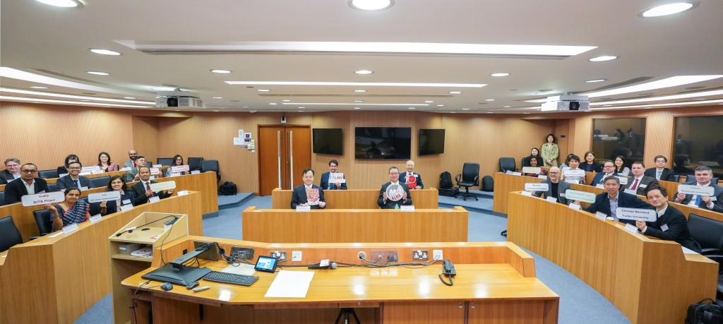 林定國與來自17個司法管轄區、21所頂尖法律學院及學術機構代表,以及來自世界各地傑出學者、歷史學家和法律專業人士,見證歷史時刻。林定國fb圖片 林定國與來自17個司法管轄區、21所頂尖法律學院及學術機構代表,以及來自世界各地傑出學者、歷史學家和法律專業人士,見證歷史時刻。林定國fb圖片