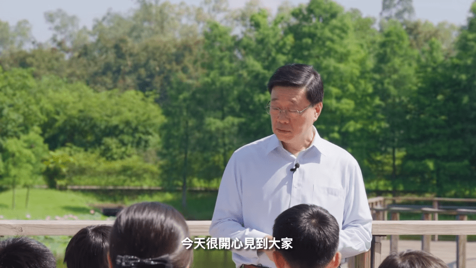 李家超到蝴蝶園。李家超FB影片截圖