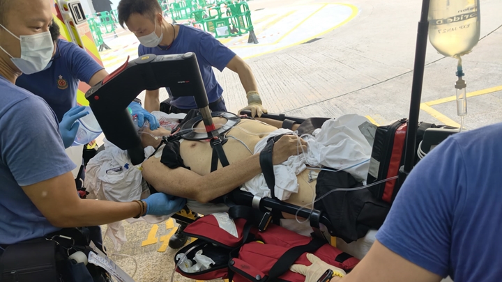 事主昏迷送院抢救不治。