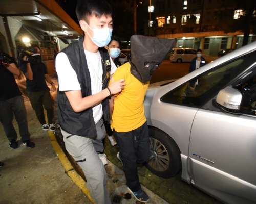 警方拘捕2名男子。