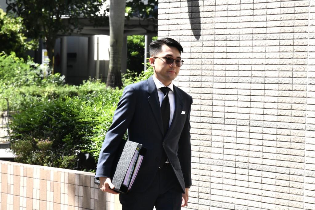 初選案續審,被告彭卓棋到法庭。 禇樂琪攝