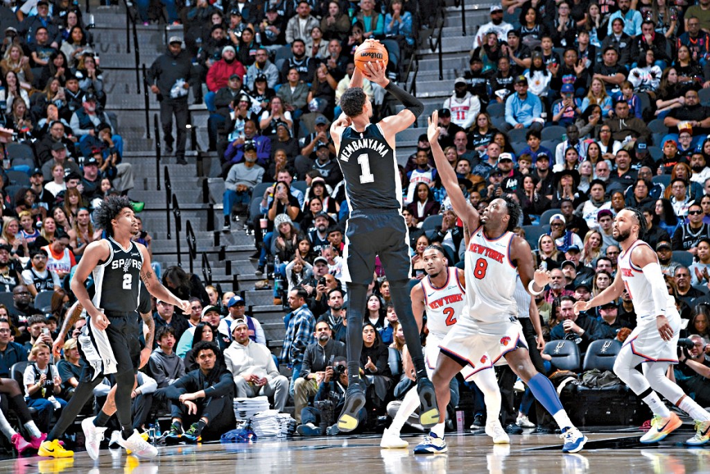 雲班耶馬(黑衫1號)傷出前表現出色，上陣24分鐘收錄31分。