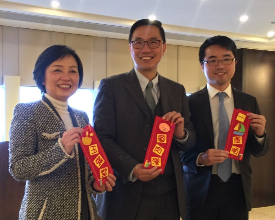 不論最終決定如何,楊潤雄(中)都希望大家心平氣和面對。