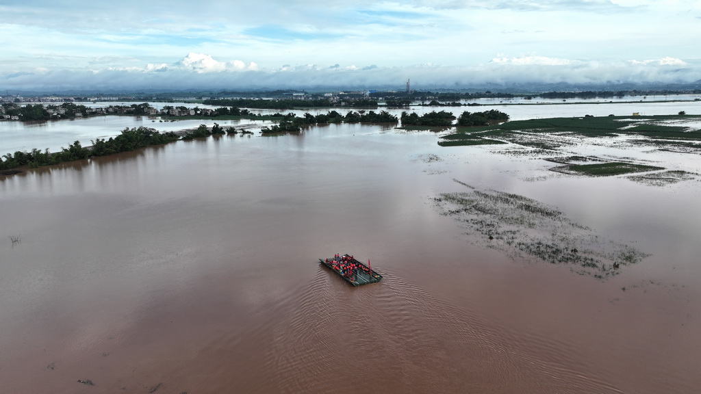 热带风暴「紫檀」影响广西多地暴雨成灾。新华社