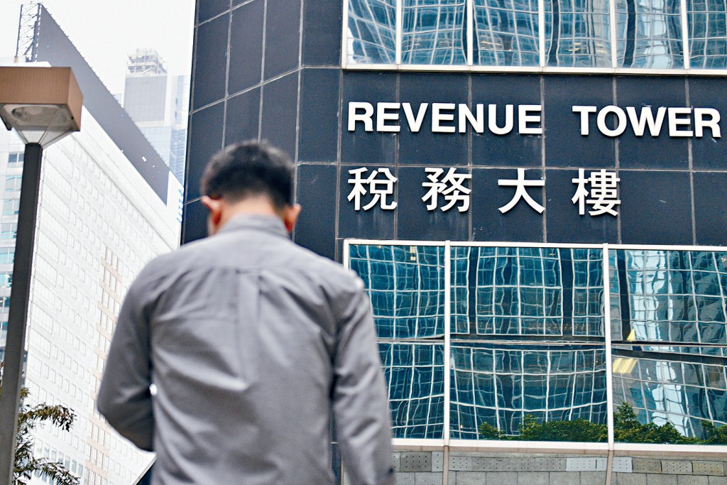 有外媒指政府正探討連續第2年提高年收入500萬元以上人士16%的稅率，以填補財政預算缺口。
