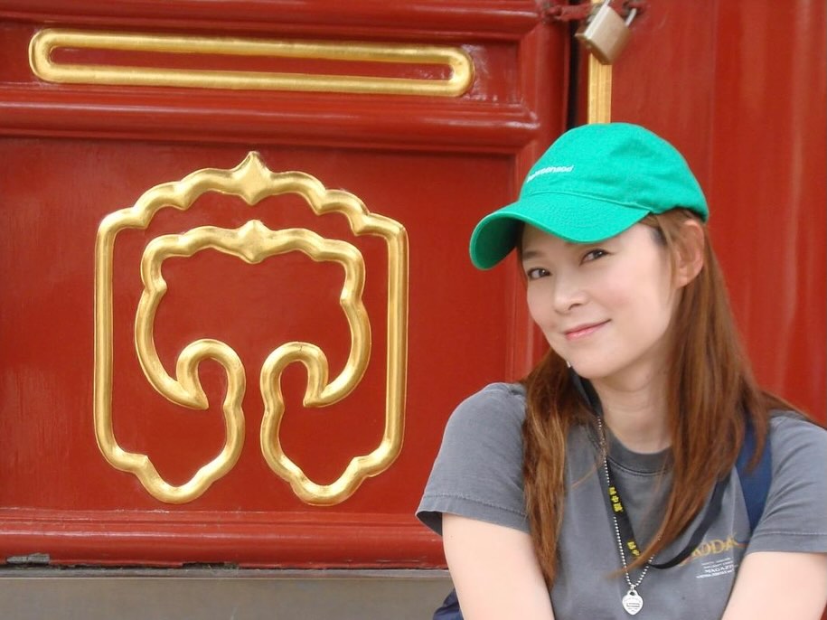 46歲的歐倩怡保養得宜,皮膚白滑,歲月未有留下痕跡。 46歲的歐倩怡保養得宜,皮膚白滑,歲月未有留下痕跡。