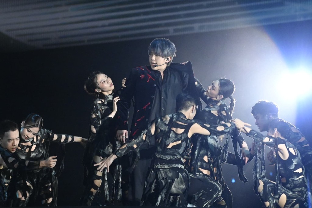 姜濤︰「希望大家感受到台前幕後努力，將情緒釋放出嚟，開開心心行出嚟。」