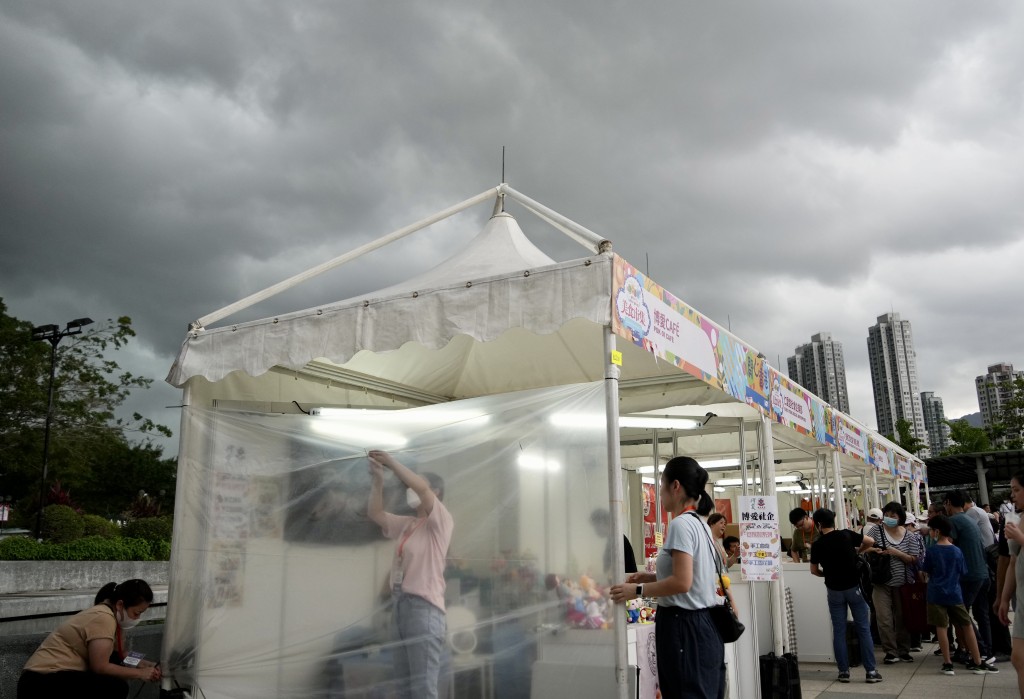 沙田美食市集因天雨暫停開放。（蘇正謙攝）
