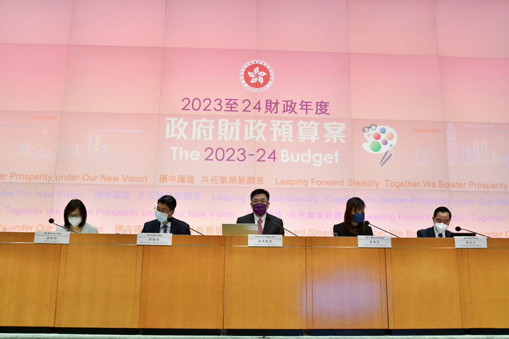 《财政预算案》中其政策范畴的相关措施记者会。卢江球摄