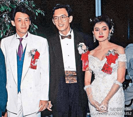 吳啟明 雖然與胞弟十分相似,但知名度遠不及吳啟華。 吳啟明 雖然與胞弟十分相似,但知名度遠不及吳啟華。