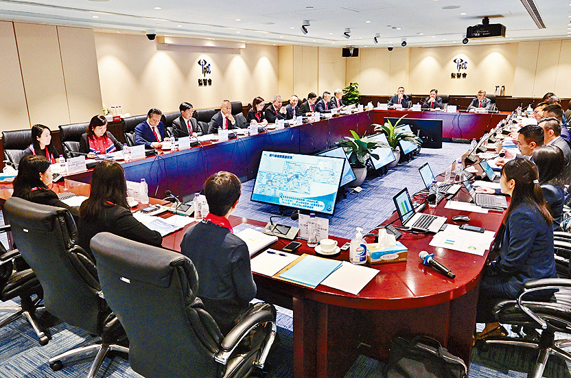 Philip說所有需匯報投訴的調查報告及結果都會呈交監警會。圖為監警會召開公開會議。