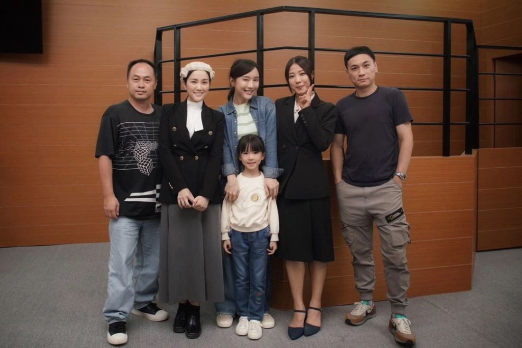 由謝安琪、余安安、葉璇、陳靜、賈曉晨及COLLAR成員芯駖等主演的《法與情》現正拍攝中。
