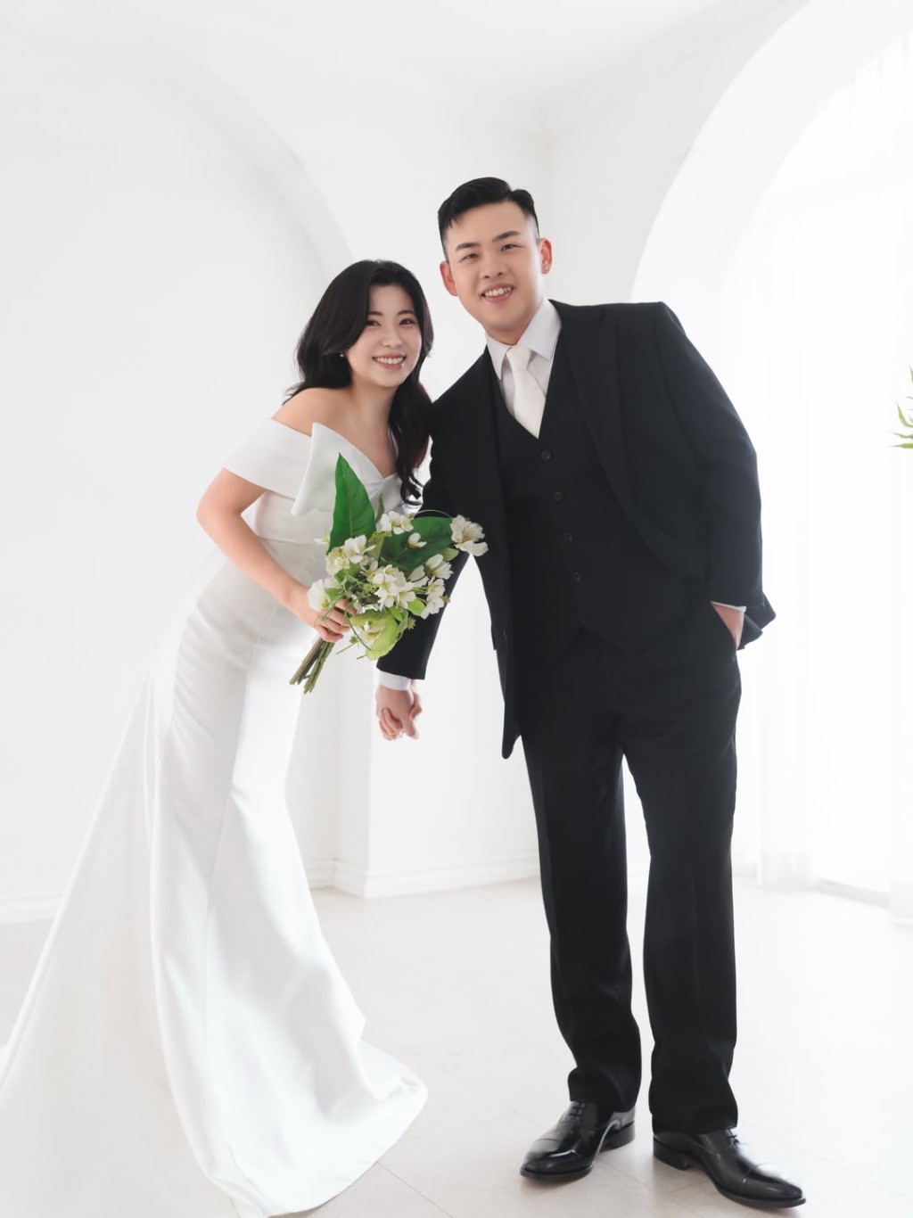 袁沅玉在社交平台發布多張婚紗照，為婚禮預熱。