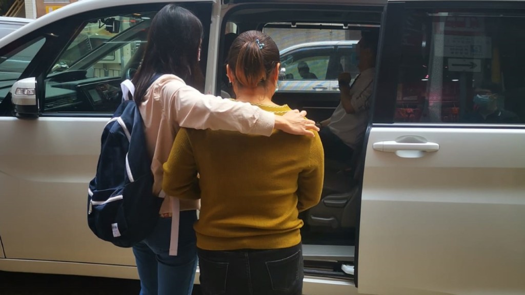 警方觀塘秀茂坪掃黃拘3內地女 介乎41至58歲。警方圖片