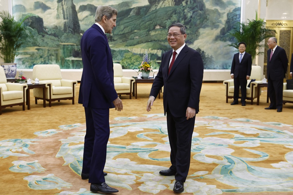克里今年7月曾訪問中國與李強會面。AP